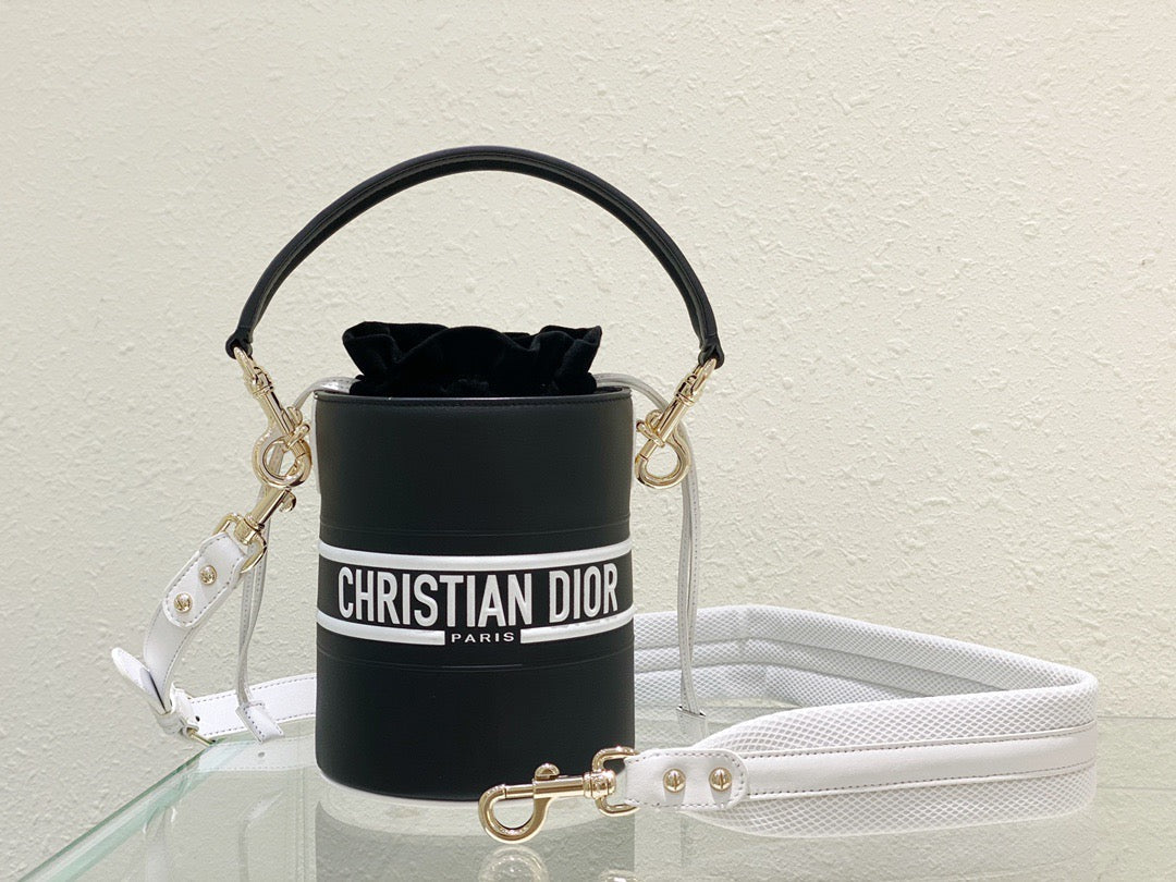 Vibe Cd Black Small Bucket Bag