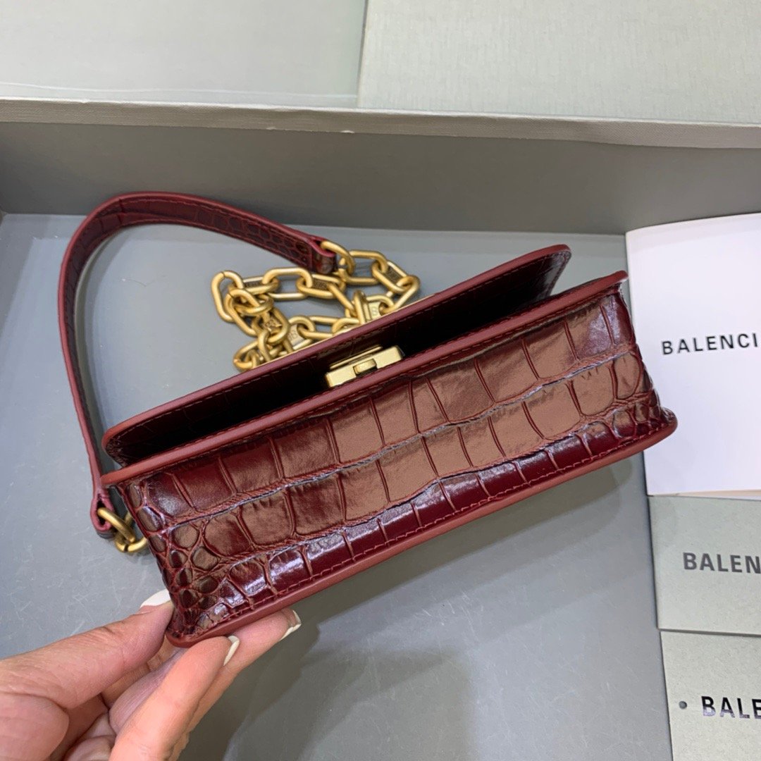 Top Quality Gossip On Shoulder Bag Dark Red Small