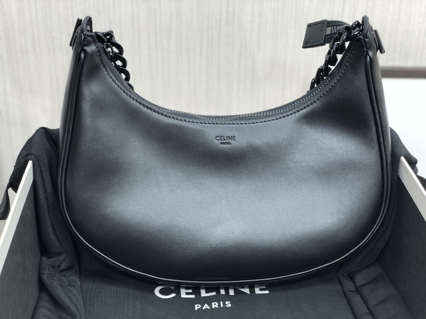 Top Quality Metop Qualityum Ava For Women Black Chain Travel Bag
