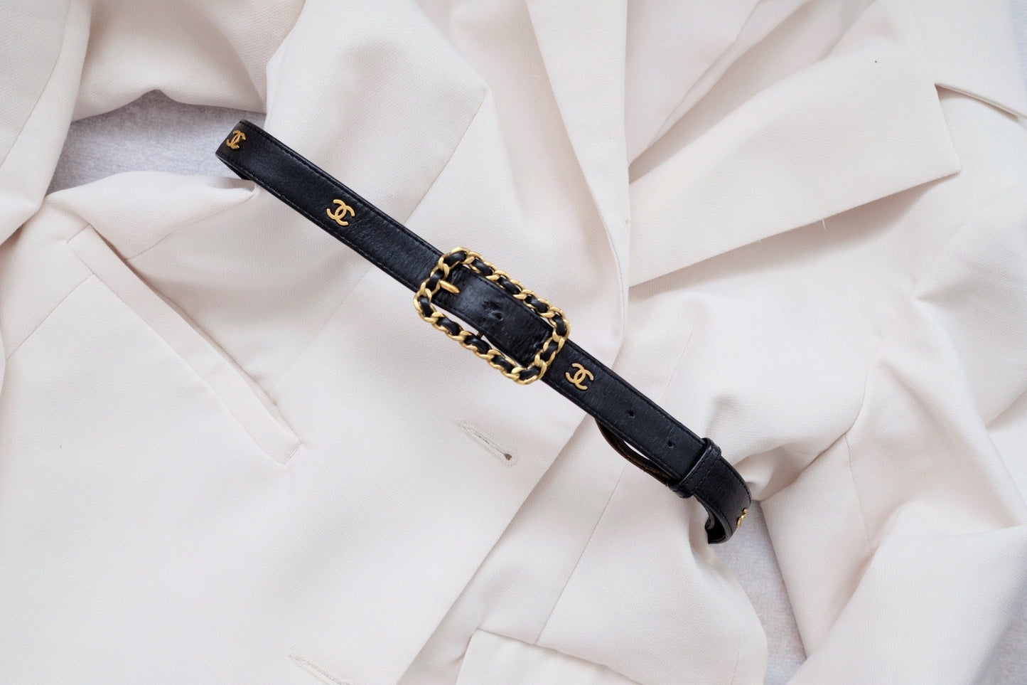 Chanel cc logo leather belt black