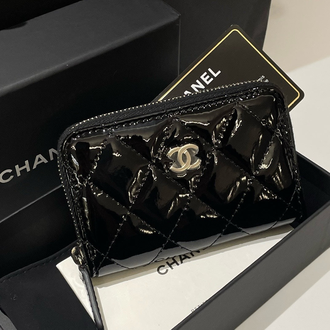 Chanel Black Patent Leather Quilted Card Holder Model