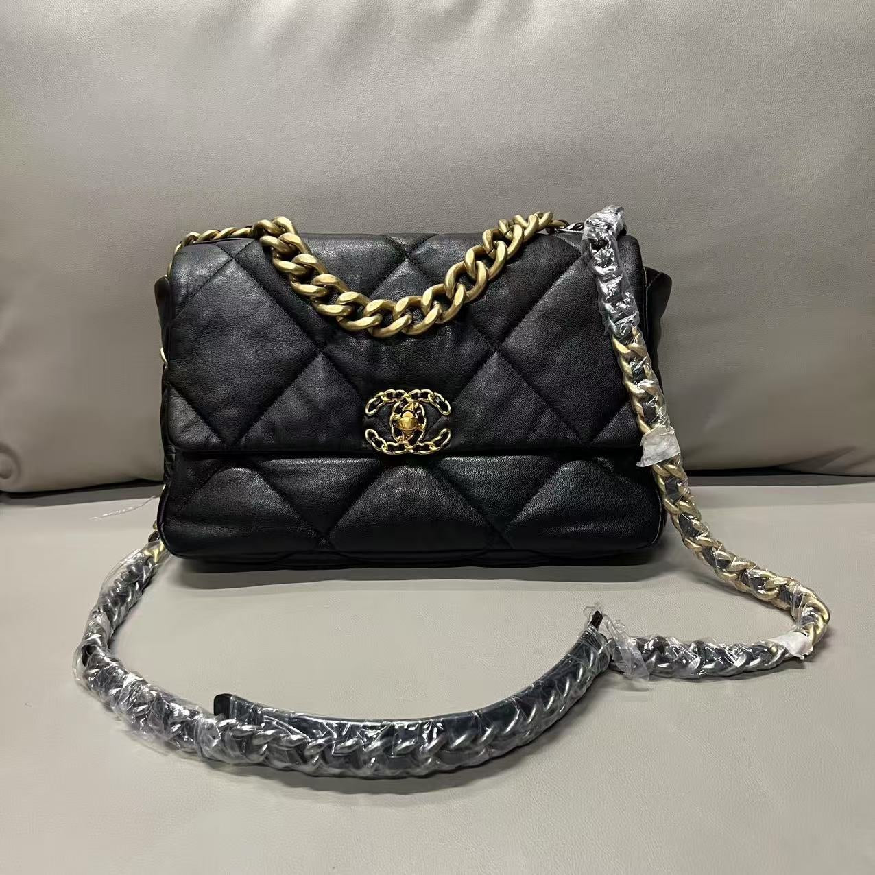 Chanel Flap Bag Black Leather Shoulder Bag Medium