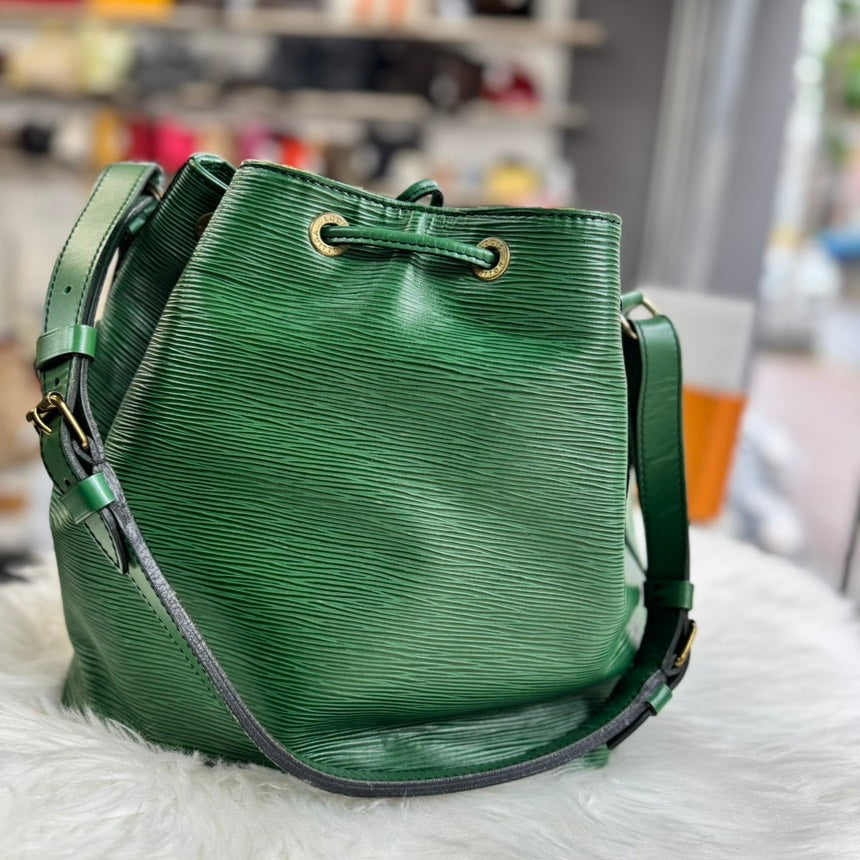 Louis Vuitton Petit Epi Bucket Bag Green Leather