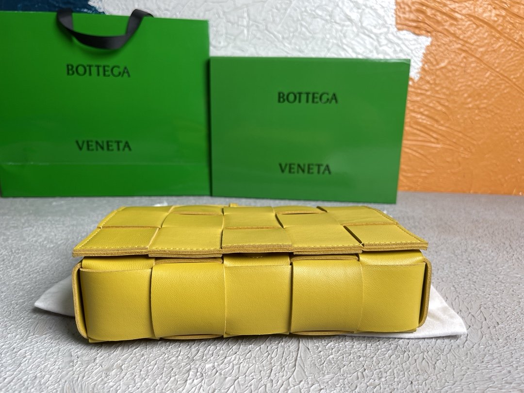 Top Quality Cassette Yellow For Women Women Travel Bag