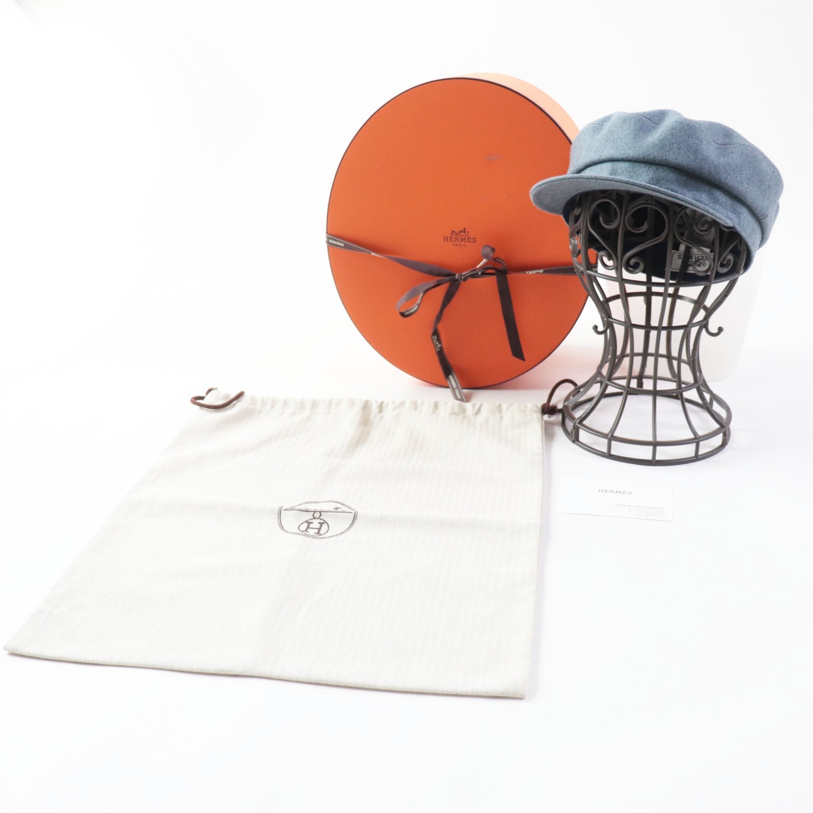 Casquette Outer: Cashmere, Lining: Viscose (Rayon), Lining: Blue Travel Bag