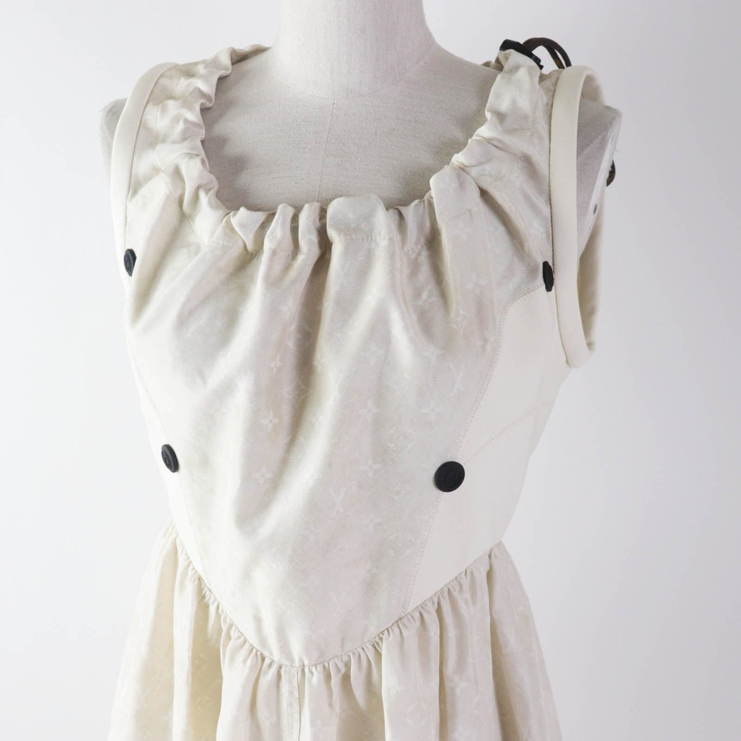 Louis Vuitton one piece 1AFCI6 ss 38 Nylon Beige Apparel
