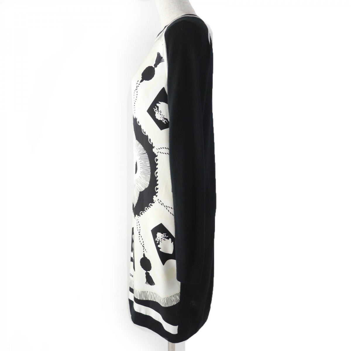 Hermes One Piece Part Silk Main Cashmere Main Silk Black White Travel Bag
