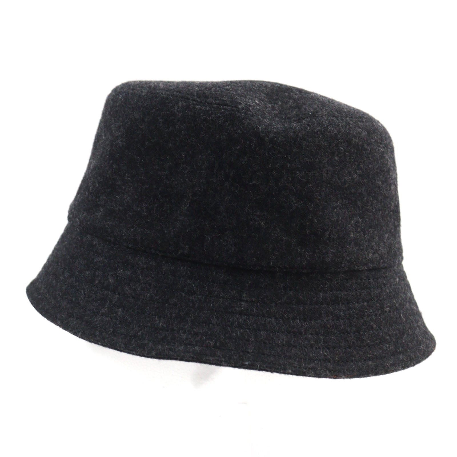 Hat Outer: % Wool, Lining: % Cotton Travel Bag