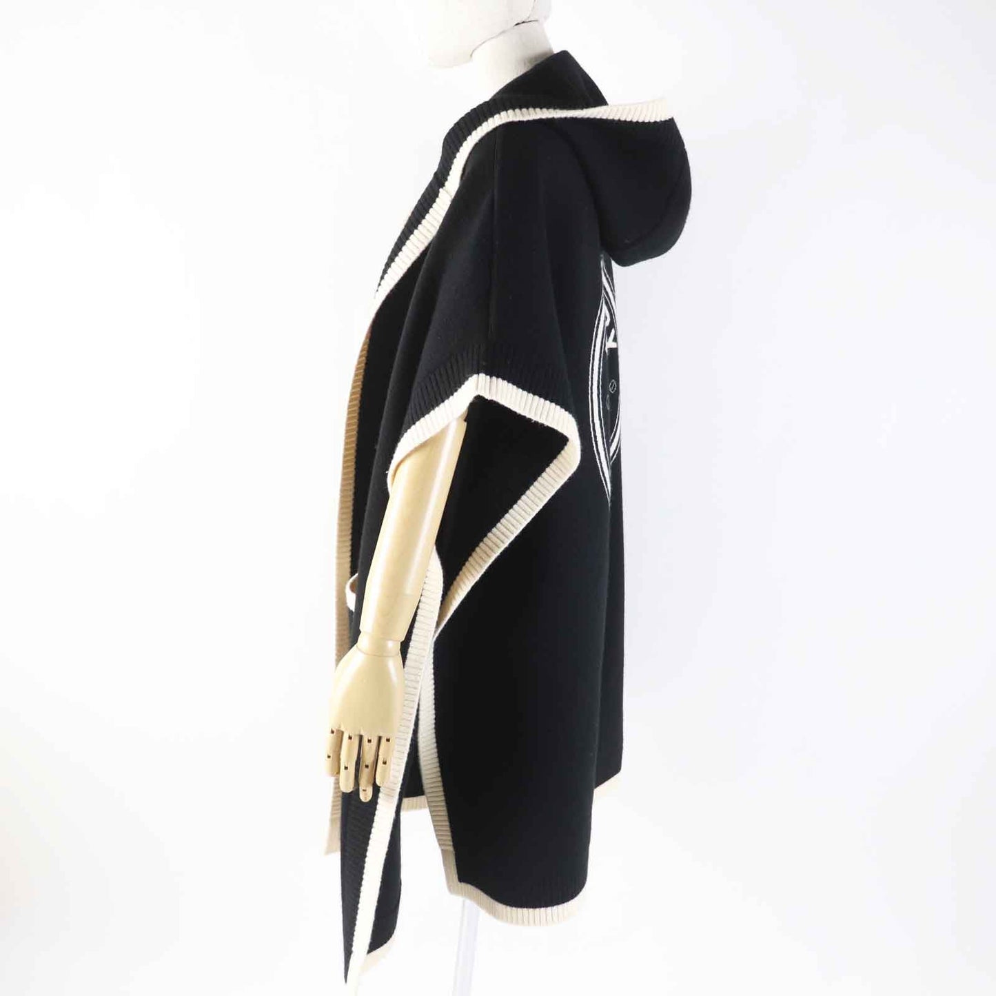 Burberry Poncho Outer Material Wool Outer Material Cashmere Outer Nylon Black White Travel Bag