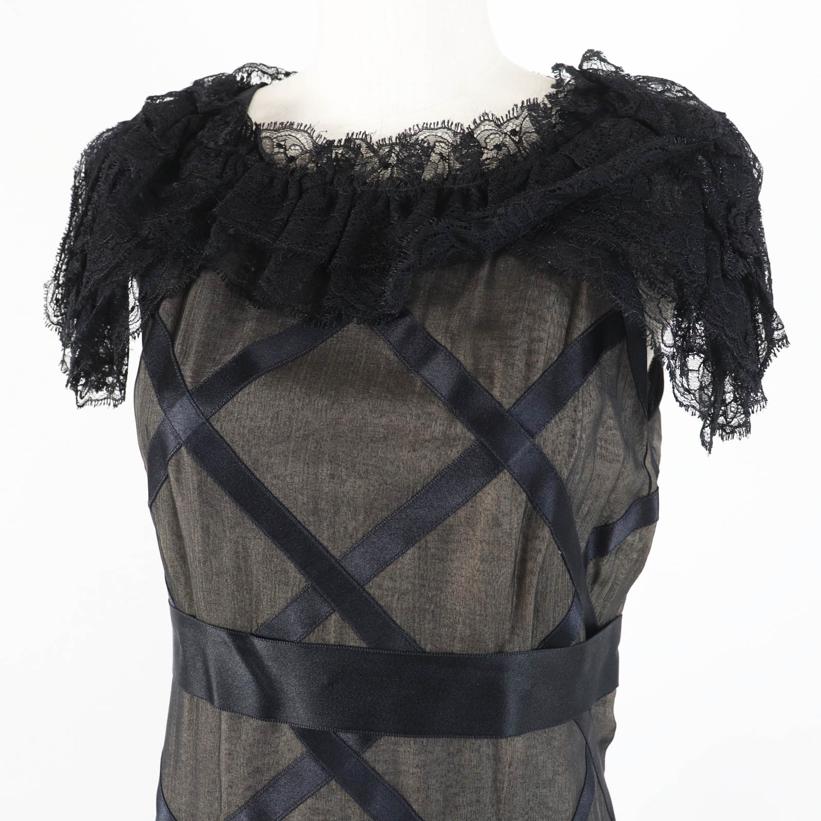 Chanel one piece 07P Part 100 silk Black Beige Handbag