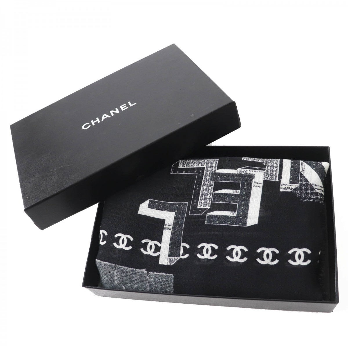 Chanel scarf 21B Black White