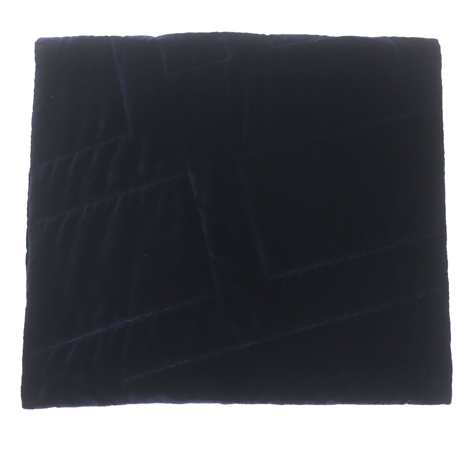 Shawl Main: Silk, Filling: Silk, Filling: Polyester Travel Bag