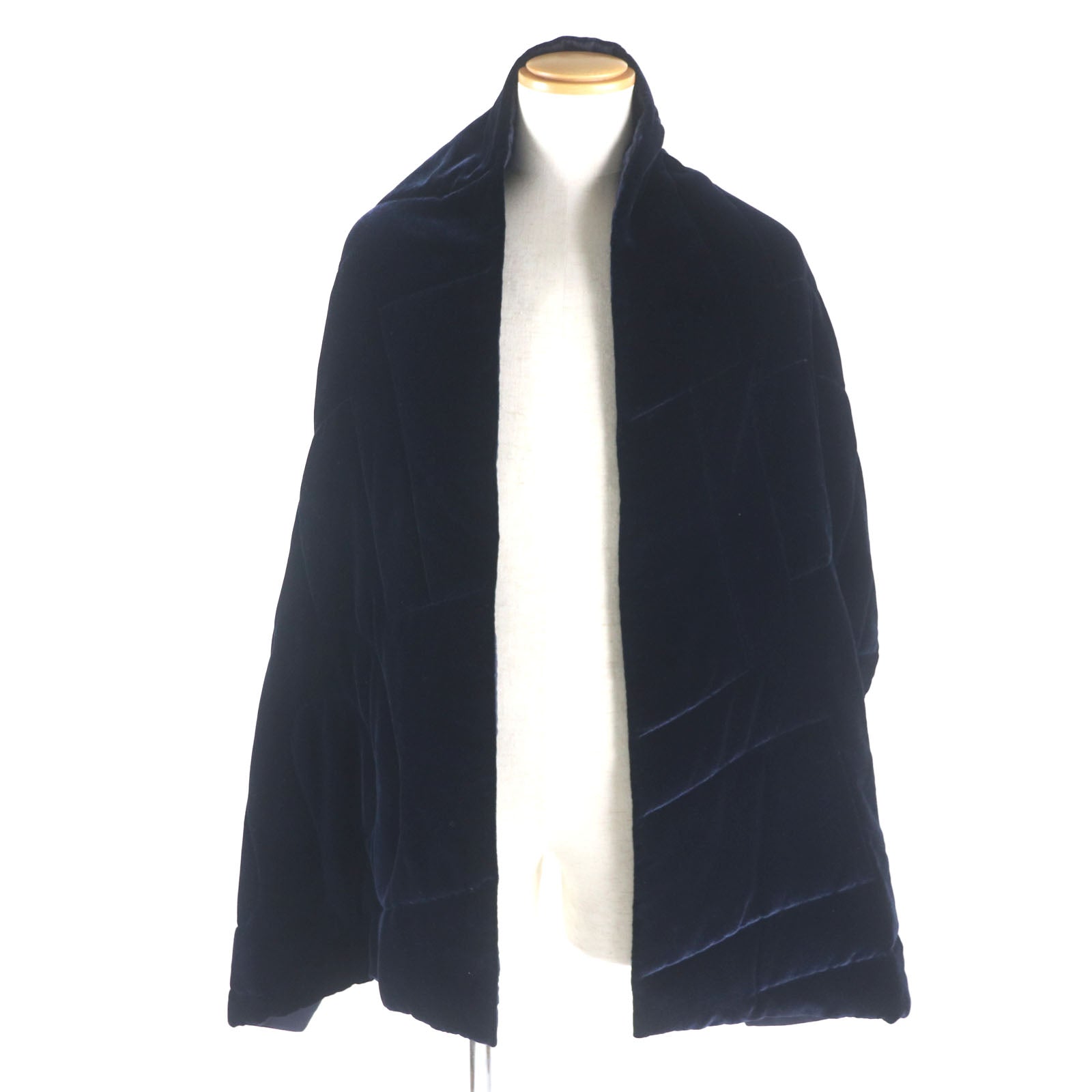 Shawl Main: Silk, Filling: Silk, Filling: Polyester Travel Bag