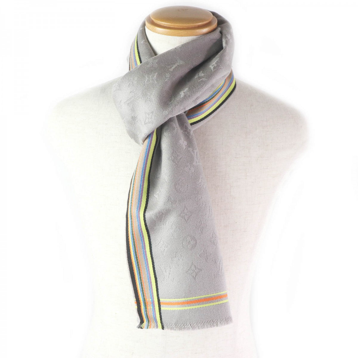 Louis Vuitton Scarf Wool Gray Apparel
