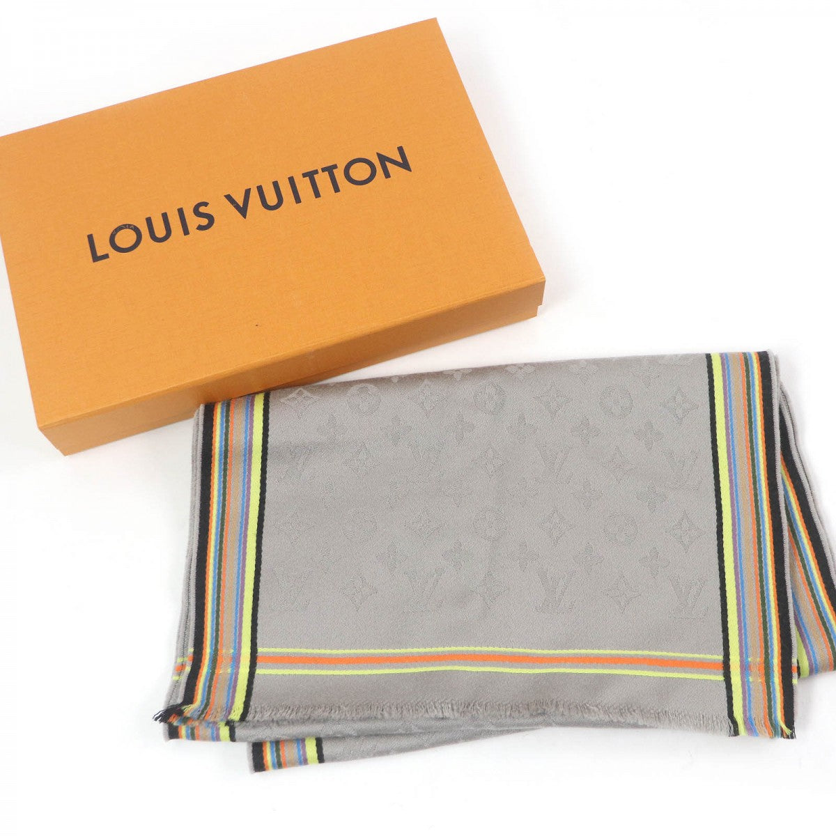 Louis Vuitton Scarf Wool Gray Apparel