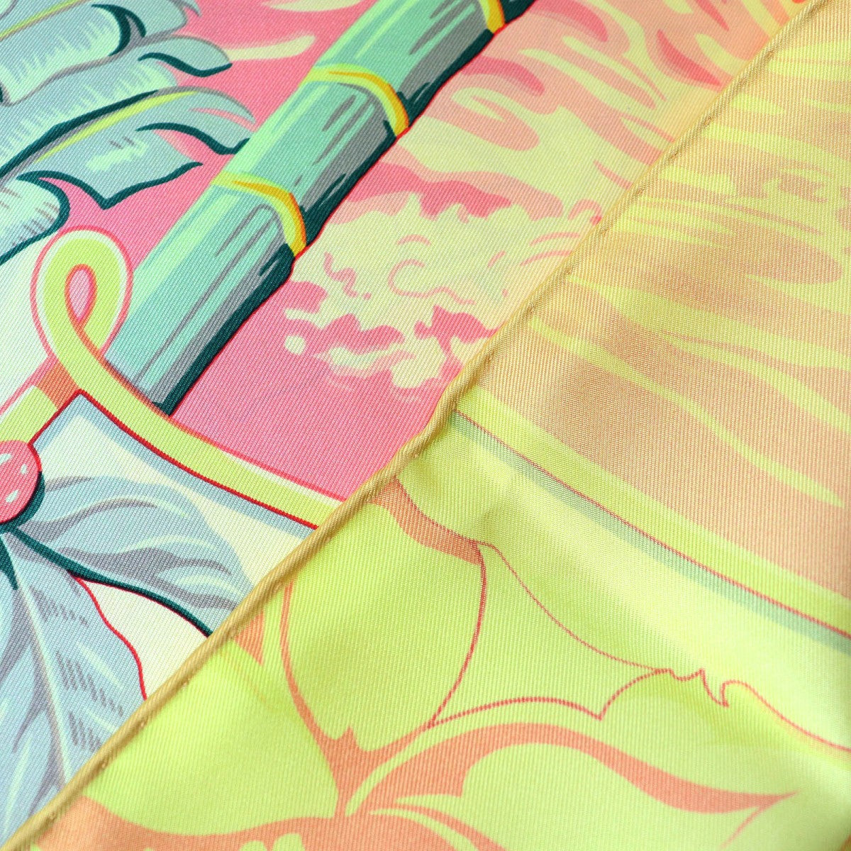 Stall Main: Silk Jaune Vif Orange Rectangle Green Travel Bag
