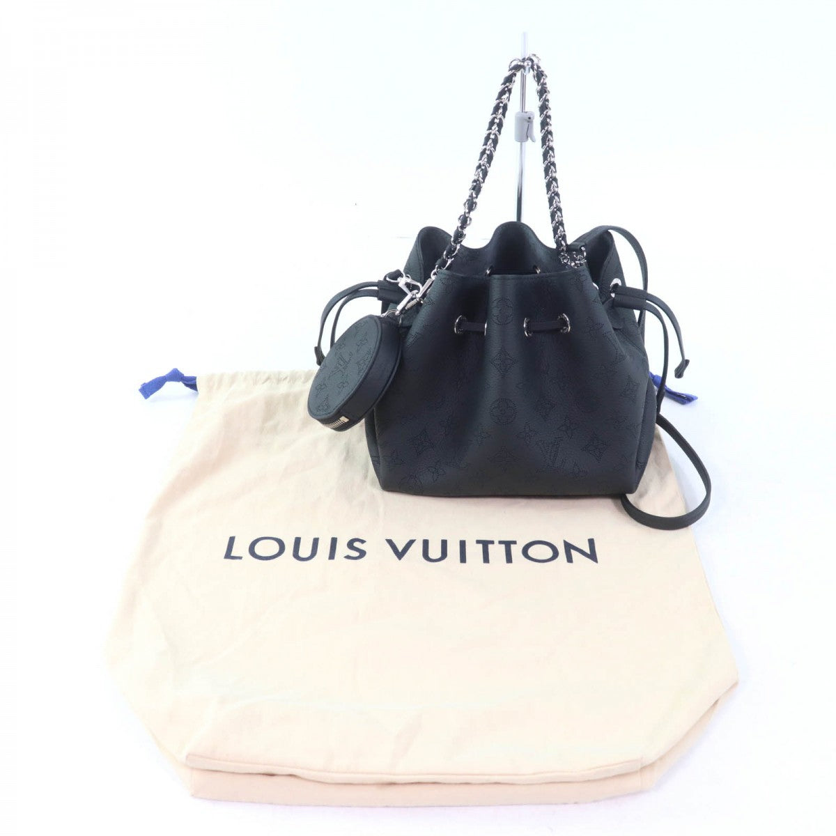 Louis Vuitton M57070 Mahina Comes a coin Monogram Canvas Black Shoulder Bag
