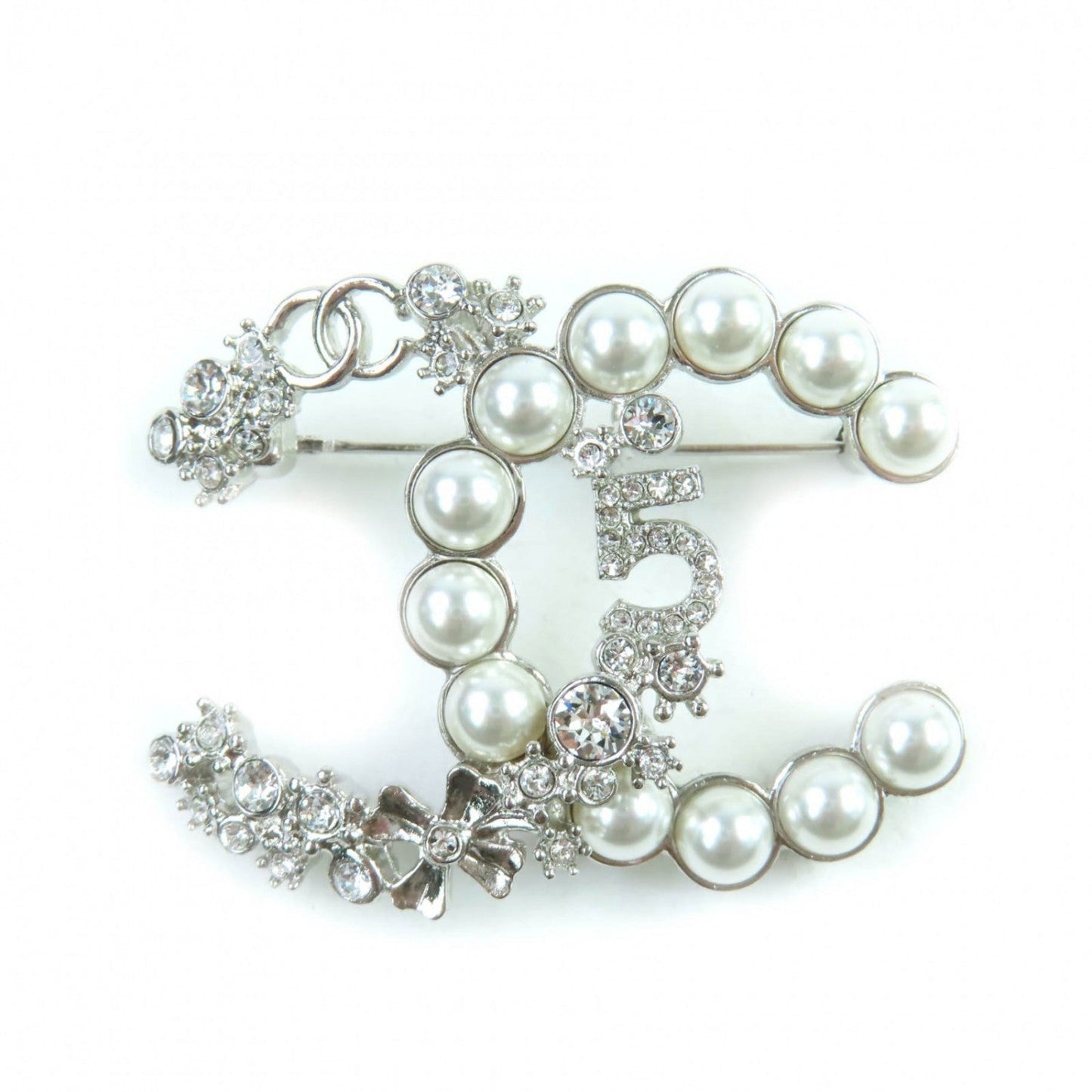 Chanel Brooch B23P Ã£  ¼ White Silver Handbag