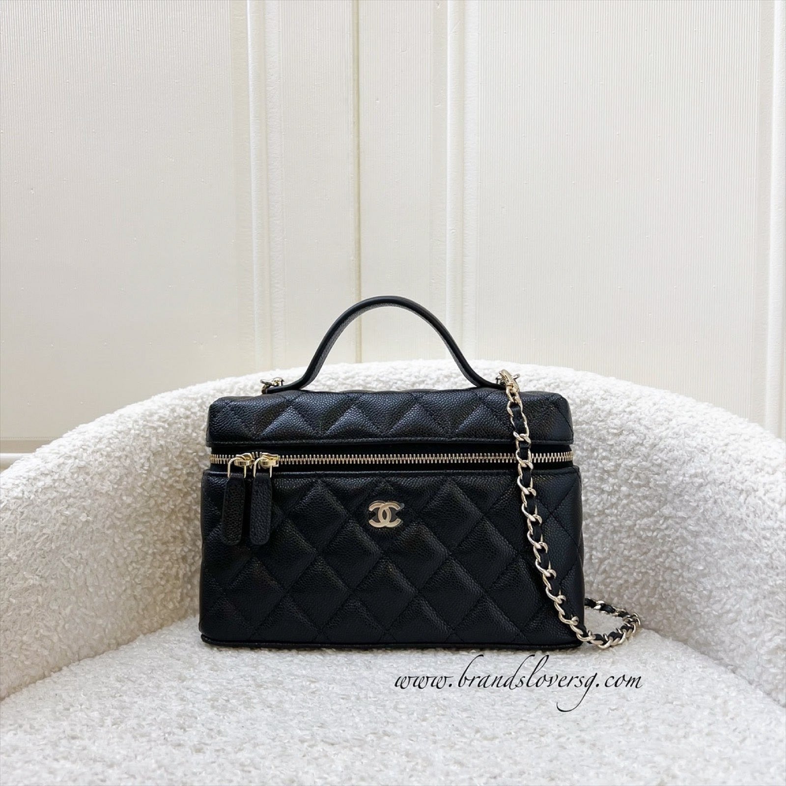 Chanel [brand New Aug 2025] 25B Vanity / Clutch with Chain (lp Style Bag) in Black Caviar and Lghw ( )