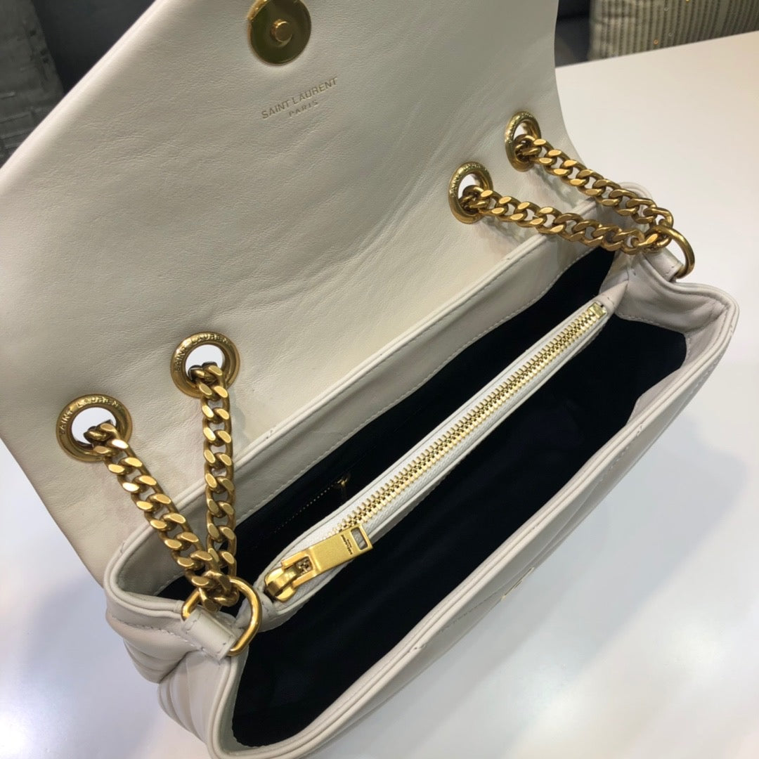 YSL Saint Laurent Loulou MatelassÃ© "Y" 9.8in 23cm White Small Chain Handbag