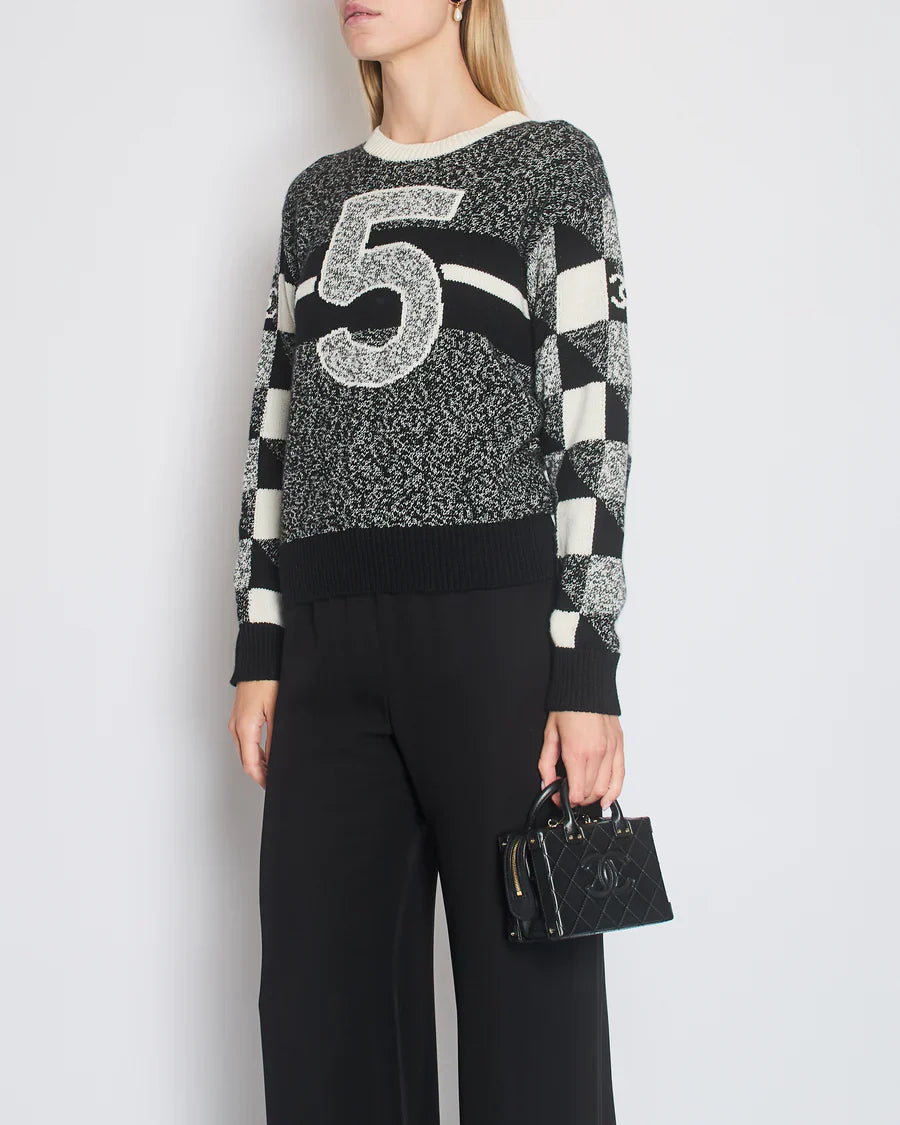 Chanel Black No5 Round Neck Cashmere Jumper With Cc Detail Size Fr 36 (Uk 8) Bag