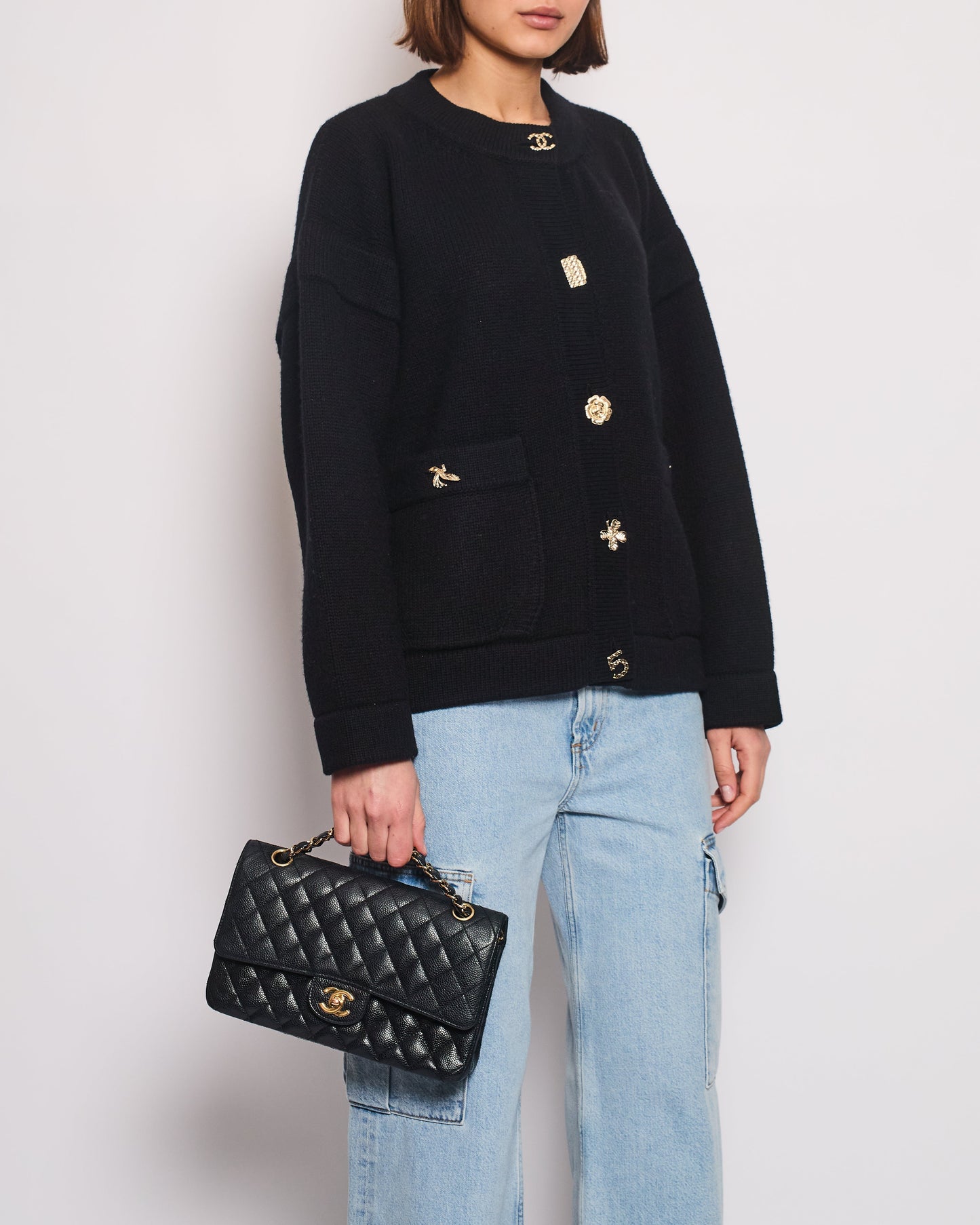Chanel 22B Black Cashmere Knit Long Sleeve igan with Gold Charm Buttons Size FR 38 (UK 10) RRP ¬£4350