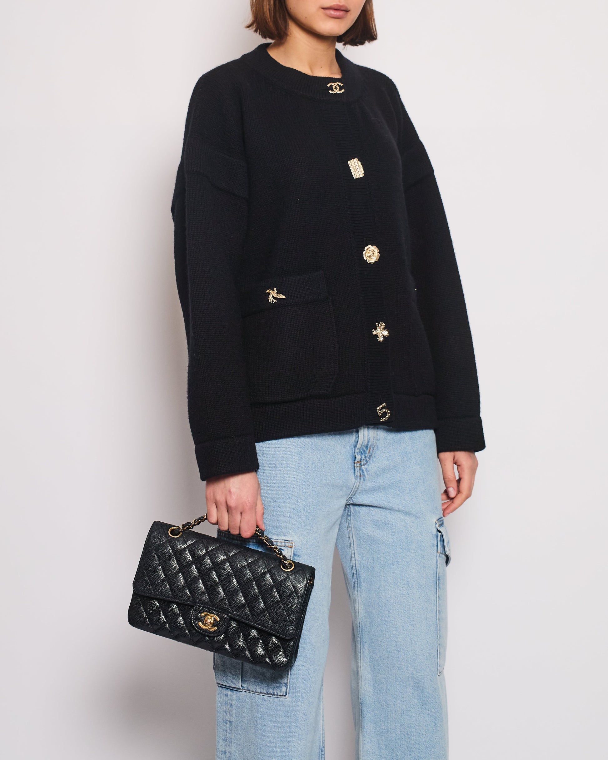 Chanel 22B Black Cashmere Knit Long Sleeve igan with Gold Charm Buttons Size FR 38 (UK 10) RRP ¬£4350