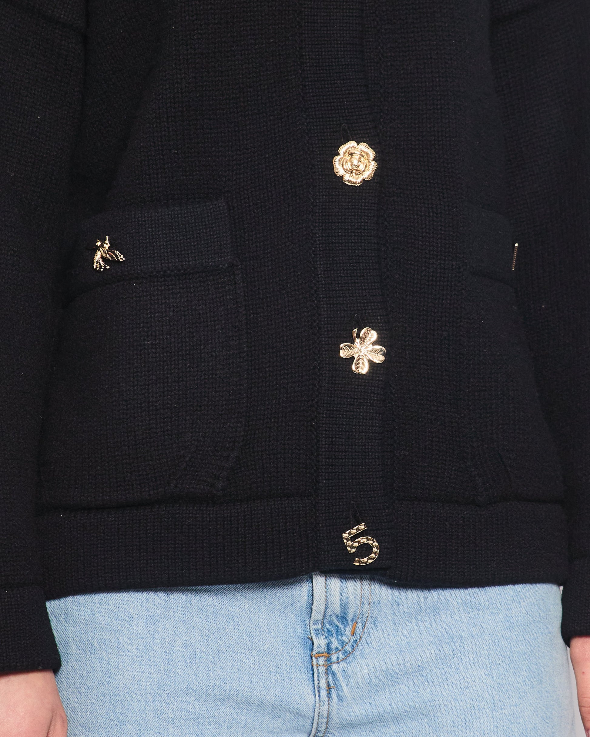 Chanel 22B Black Cashmere Knit Long Sleeve igan with Gold Charm Buttons Size FR 38 (UK 10) RRP ¬£4350