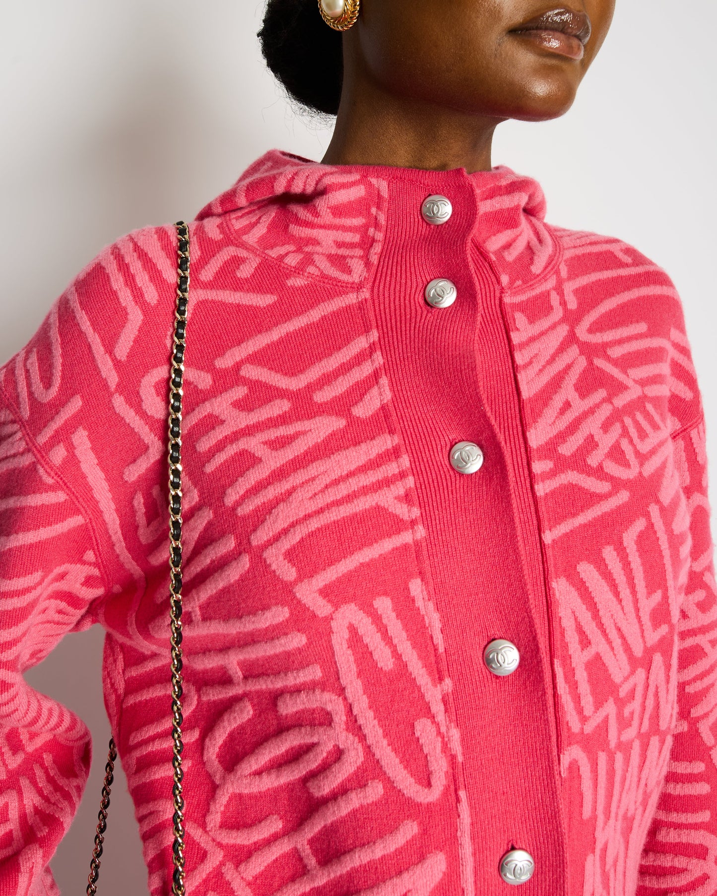 Chanel 21N Hot Pink Cashmere Button Down Long Sleeve Jumper With Hood And Logo Details Size Fr 40 (Uk 12) £3,425 Bag