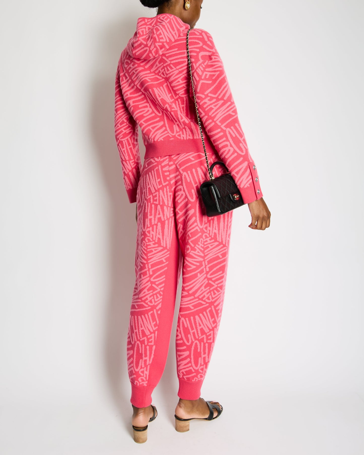 Chanel 21N Hot Pink Cashmere Button Down Long Sleeve Jumper With Hood And Logo Details Size Fr 40 (Uk 12) £3,425 Bag