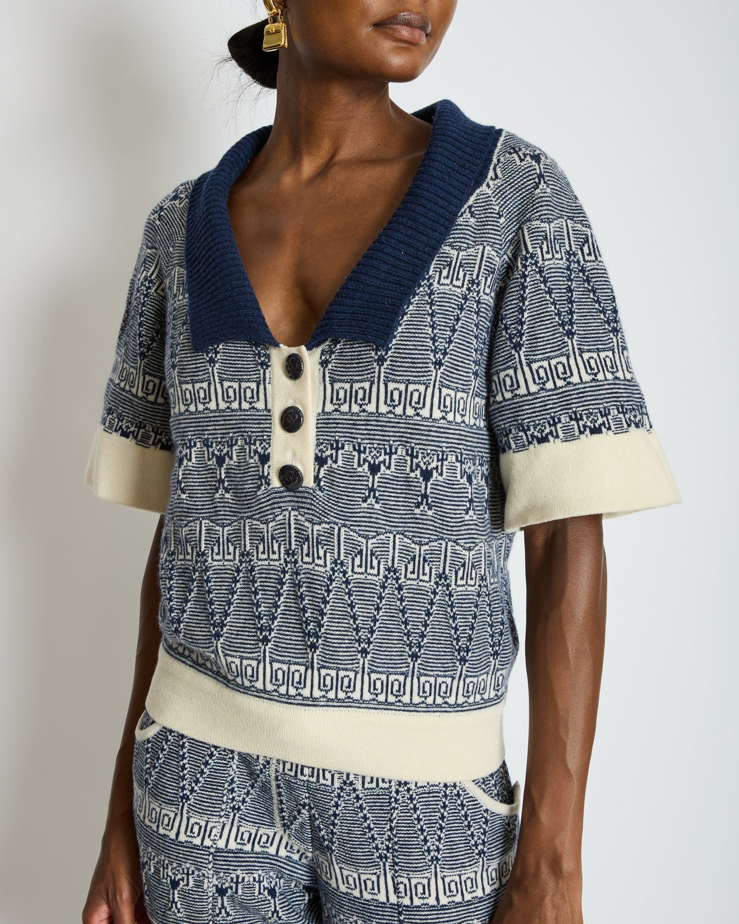 Chanel Cruise 2013 Navy Blue and White Cashmere Top and Tro rs Set with CC Logo Buttons Size FR 36/38 (UK 8/10)