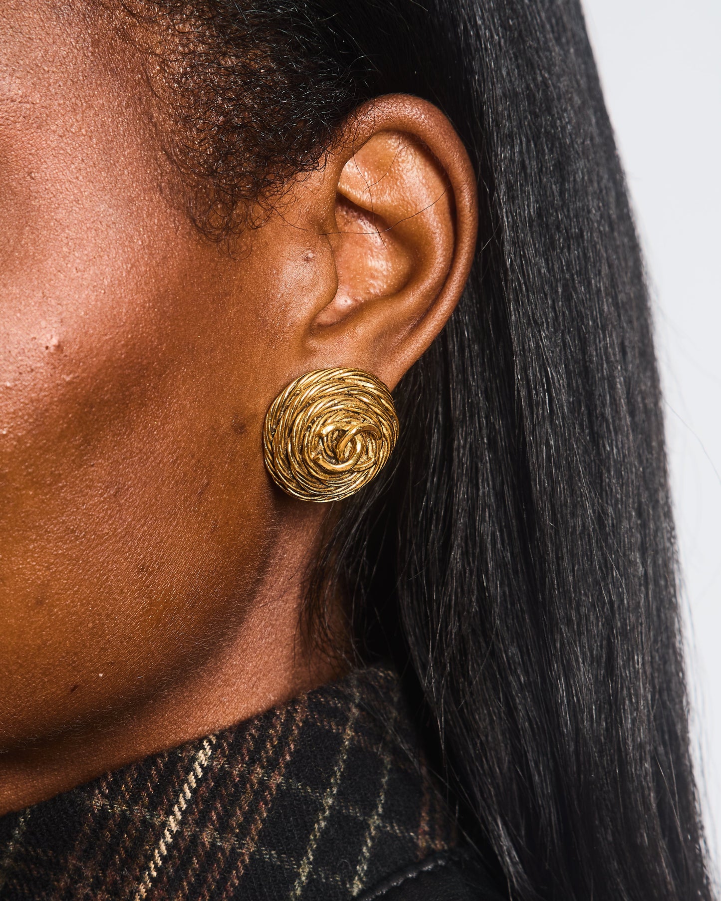 Chanel   94A Gold Round Cabled Spiral Clip on Earrings with CC Logo Detail