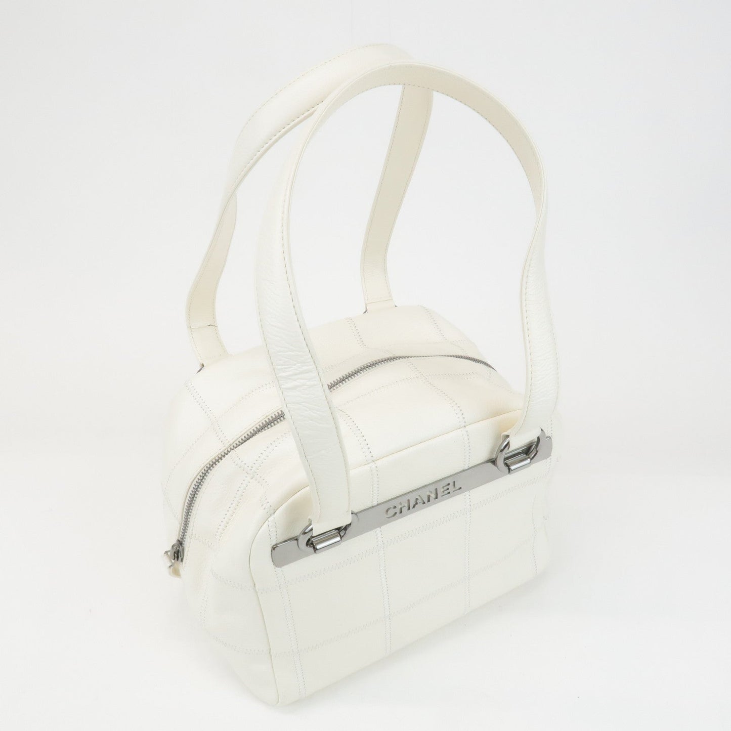 CHANEL Chocolate Bar Caviar Skin Mini Boston Hand Bag White