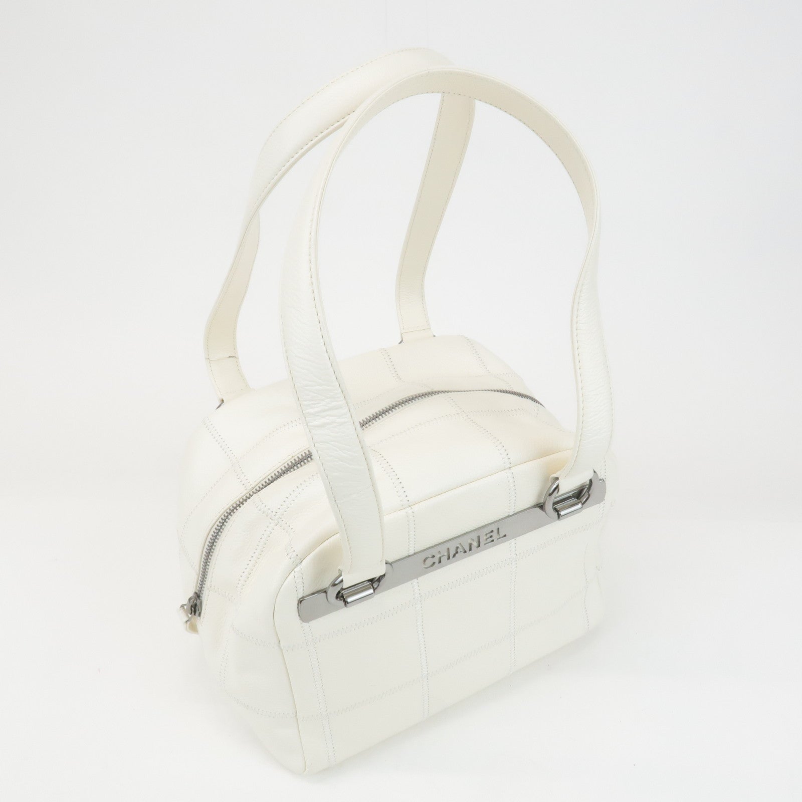 CHANEL Chocolate Bar Caviar Skin Mini Boston Hand Bag White