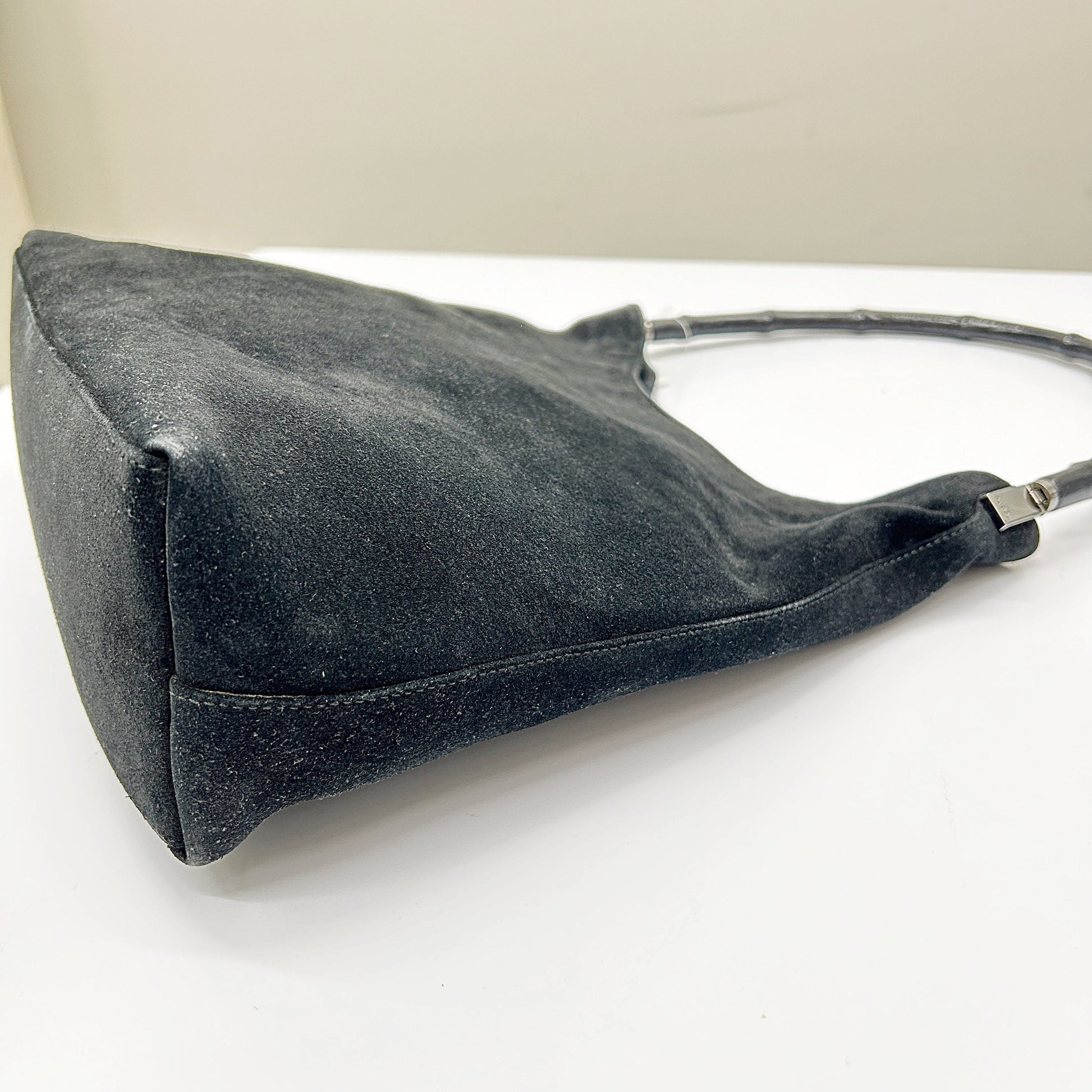 Gucci Suede Bamboo Handle Shoulder Bag gu9412ey