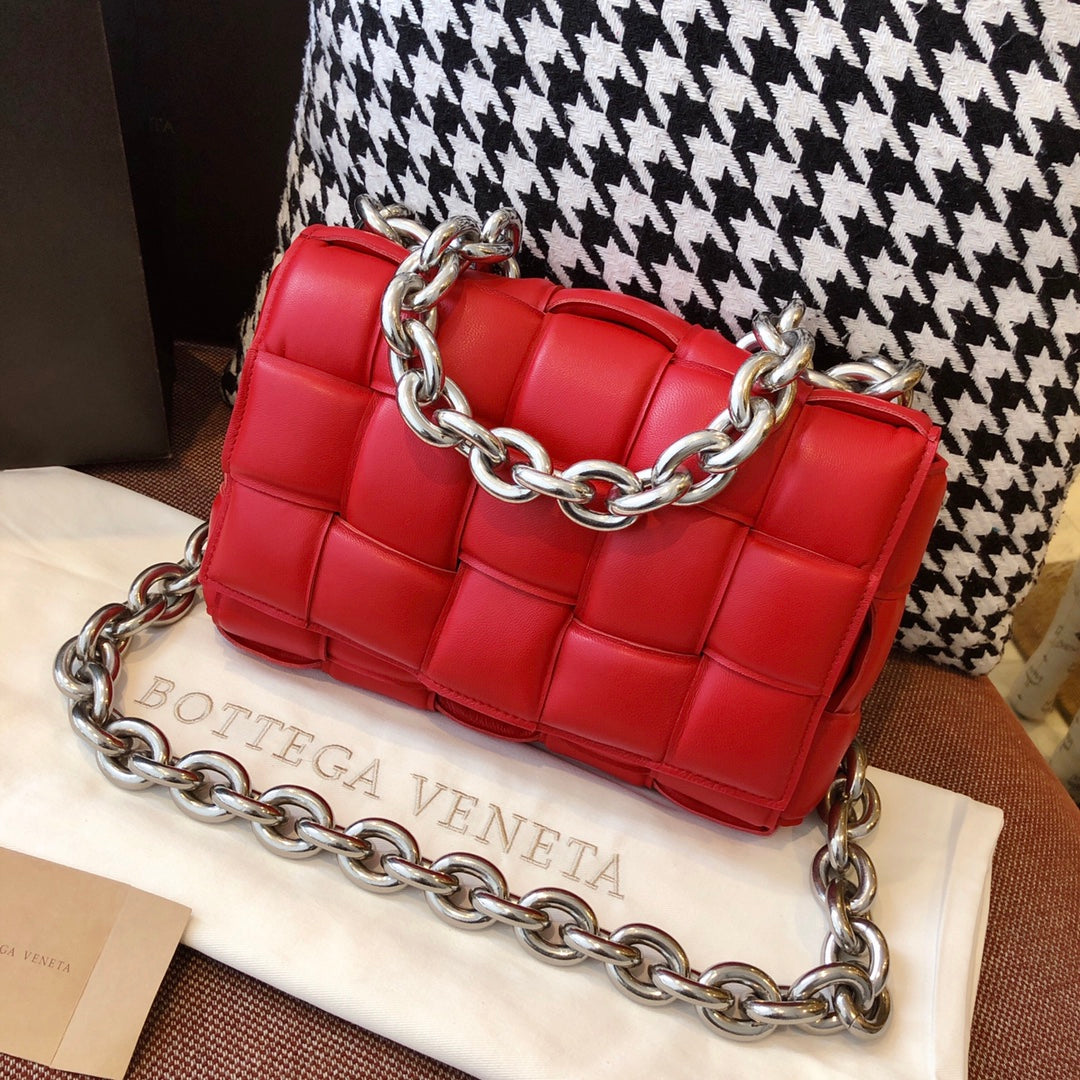 Top Quality Cassette For Women Women Bags Red Chain Travel Bag