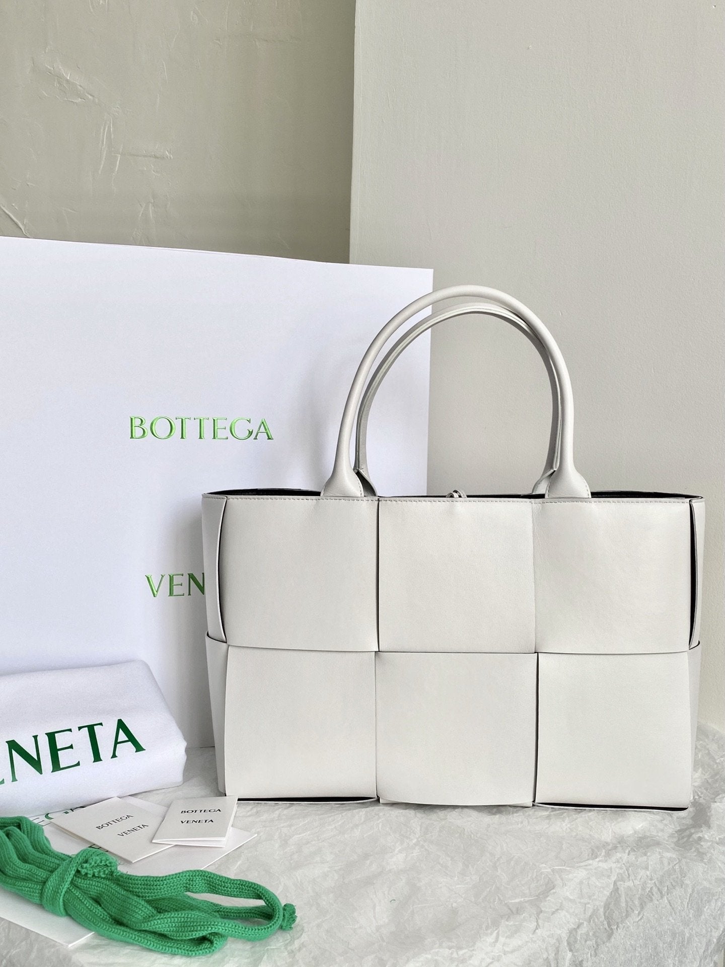 Top Quality Arco Tote Bag For Women White