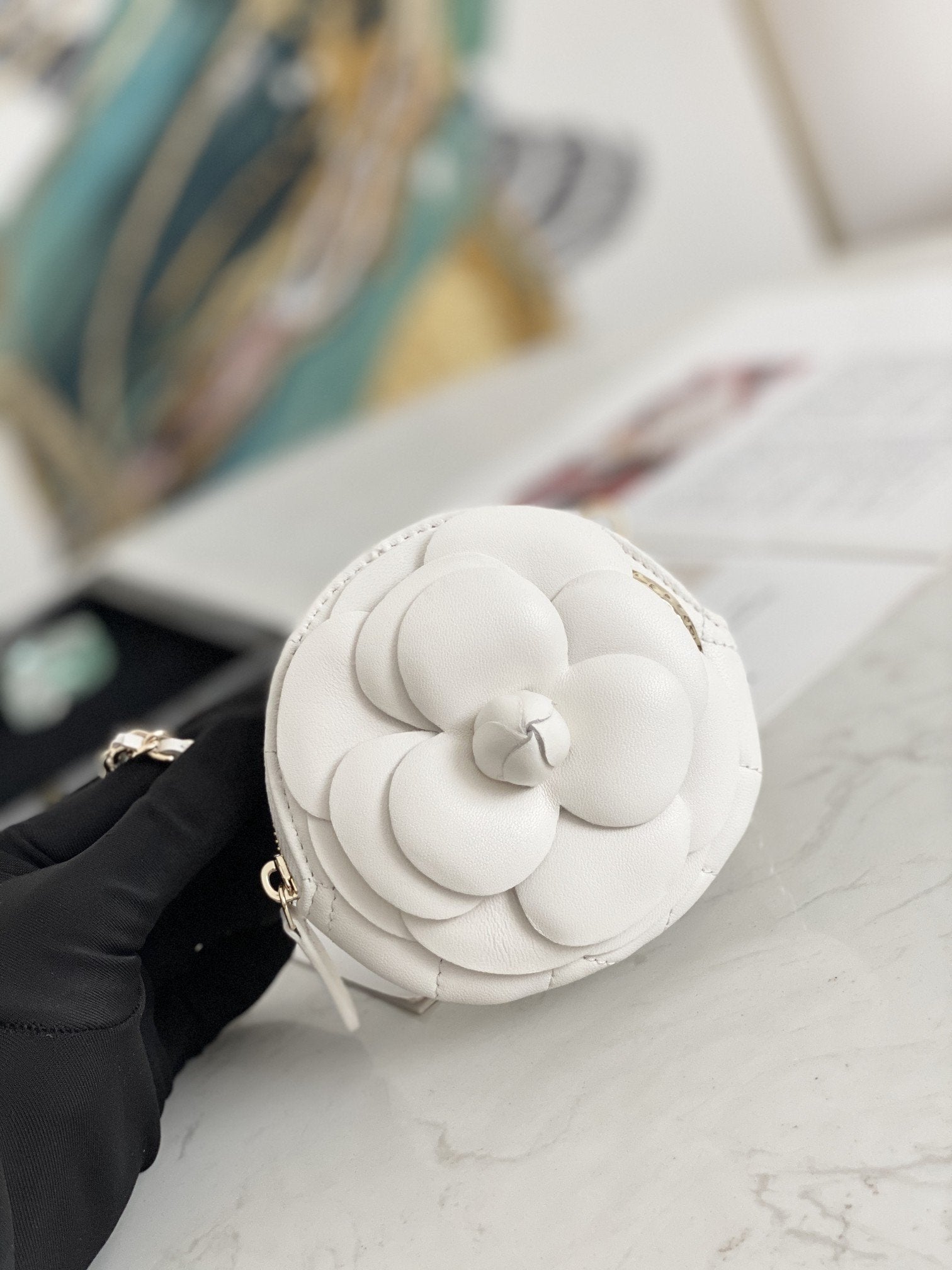 CHL Camellia 11cm 4in White Chain Clutch Bag