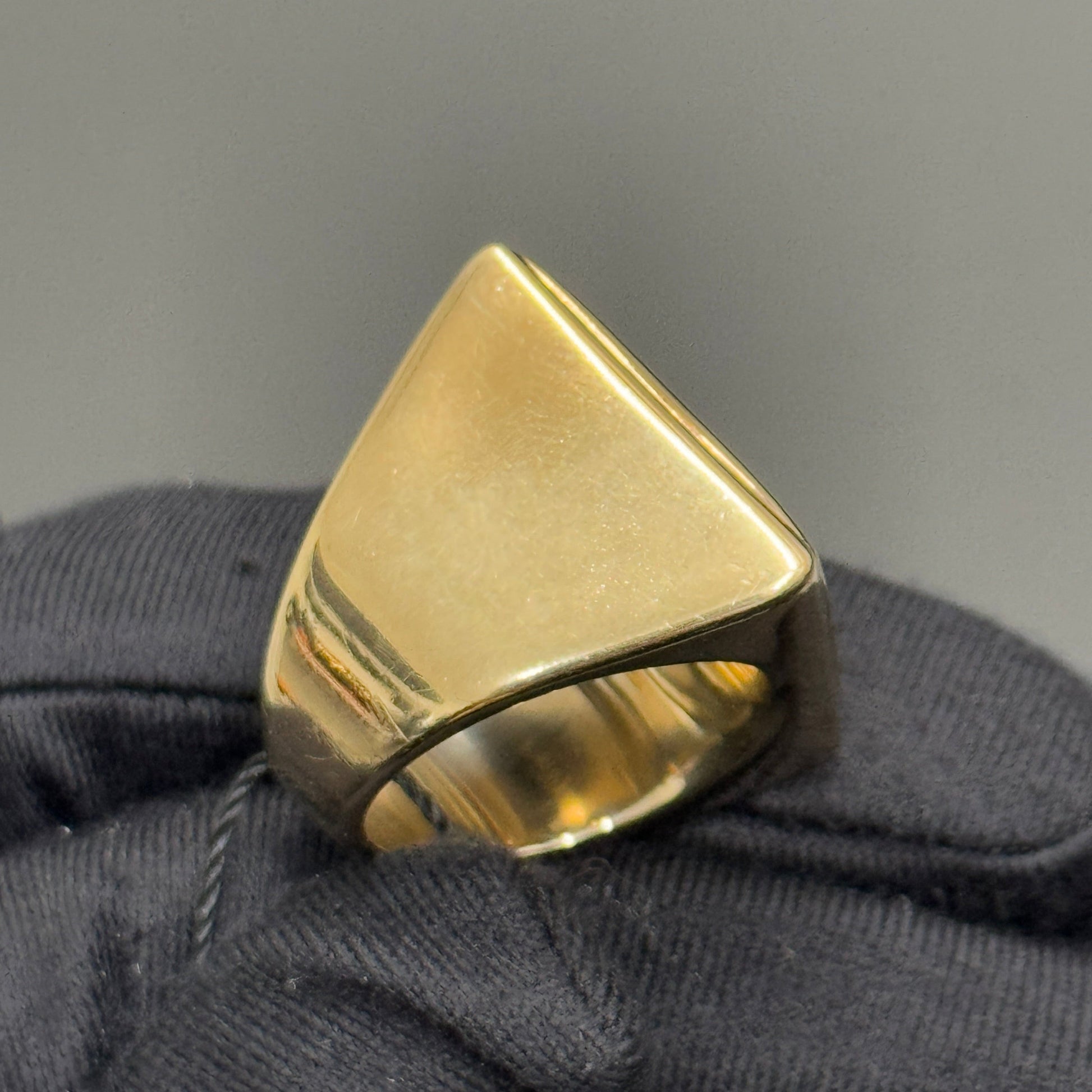 Chanel 21B Ring