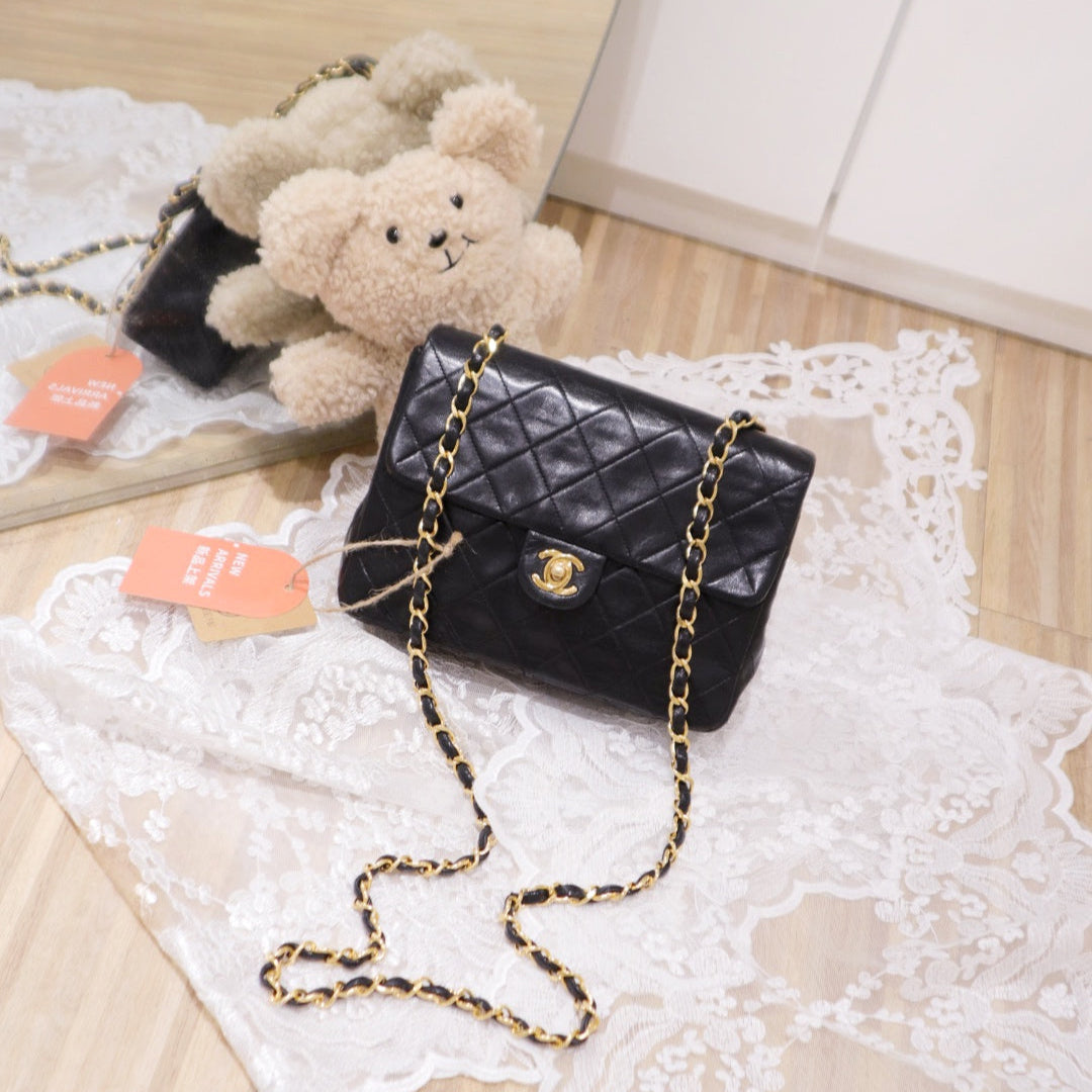 Chanel   mini classic flap 20cm