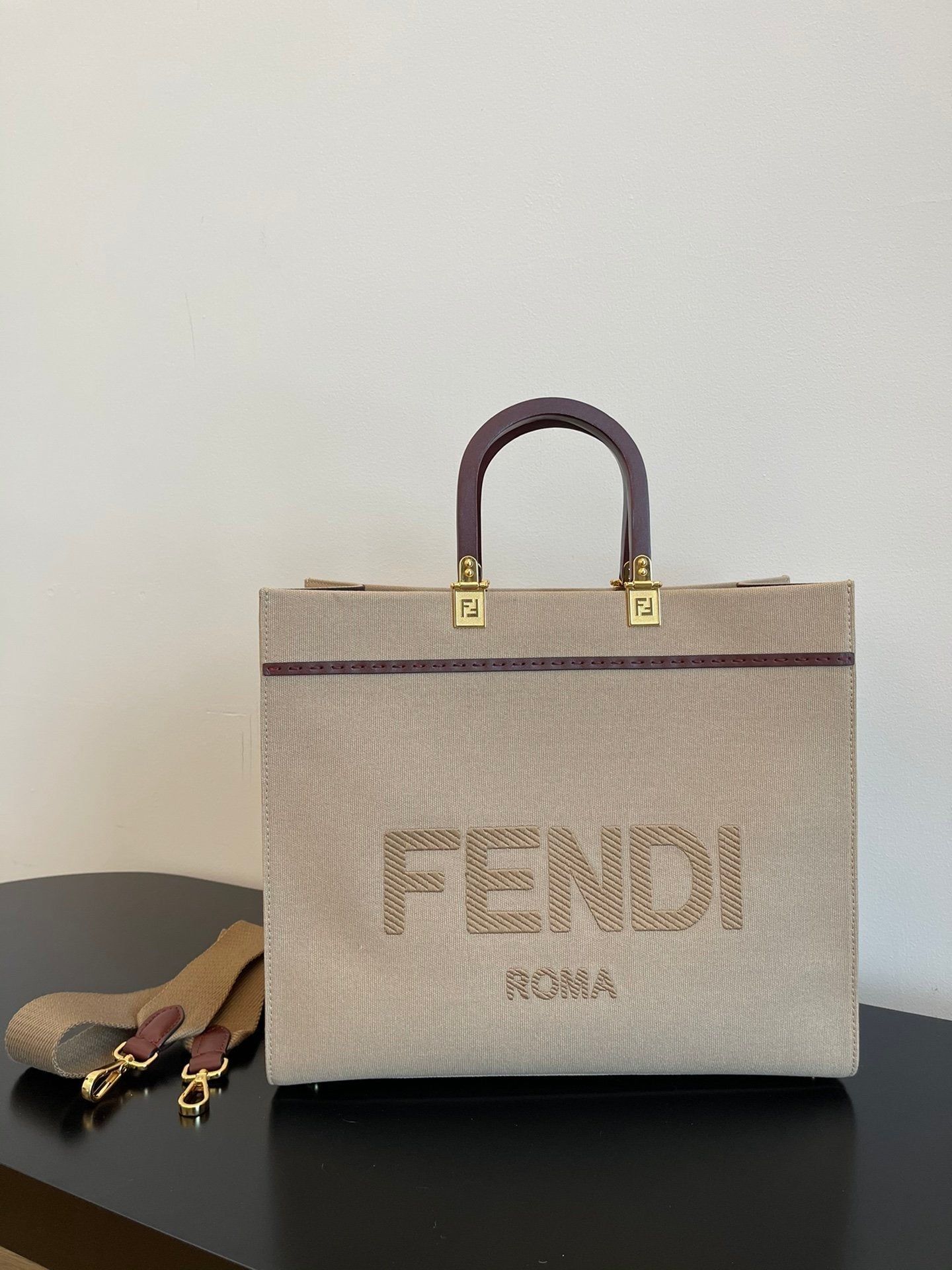 Fendi Sunshine Metop Qualityum Ff Canvas Beige Shoulder Bag