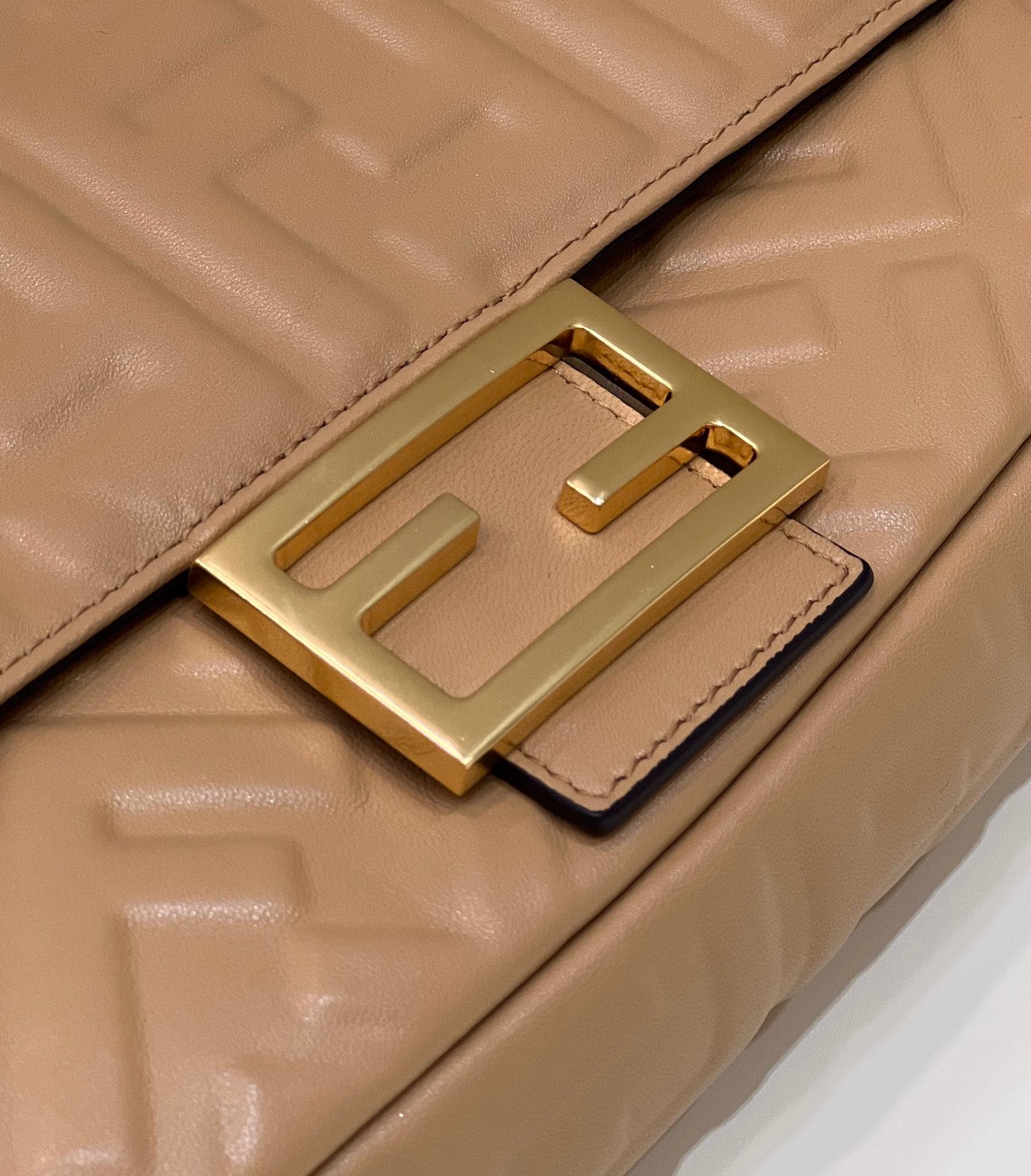 Fendi Top QualityTop Quality Baguette , Brown FF Crossbody Bag