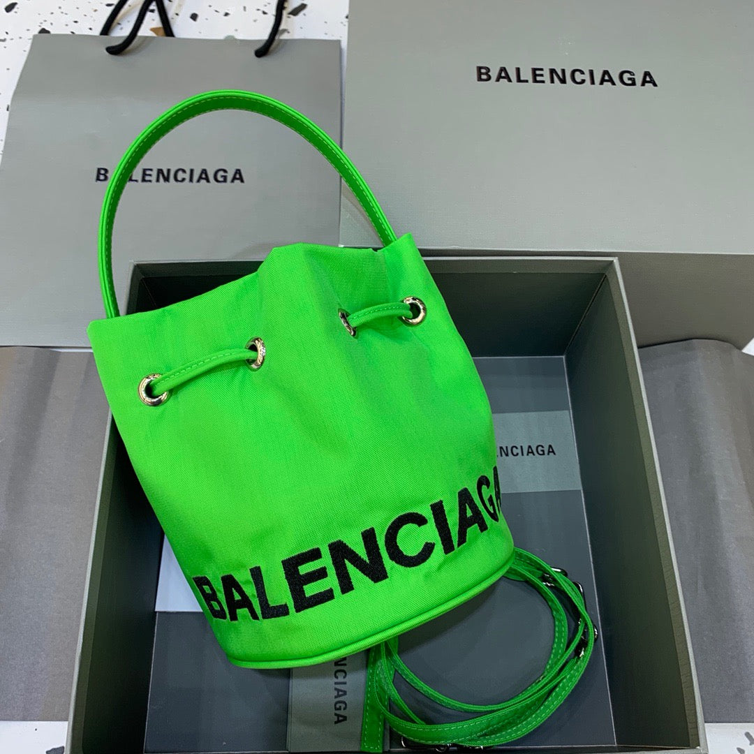Top Quality Le Cagole Metop Qualityum Bag Green Bucket Bucket Bag