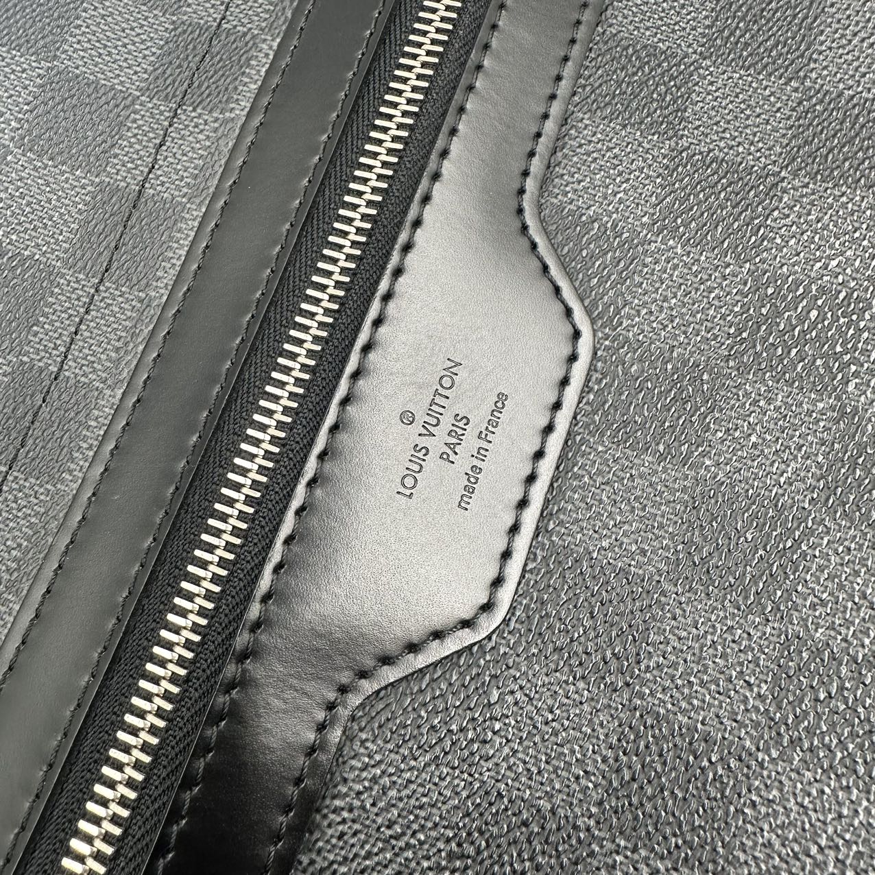 Louis Vuitton Damier Graphite Daniel MM Fashion Accessory