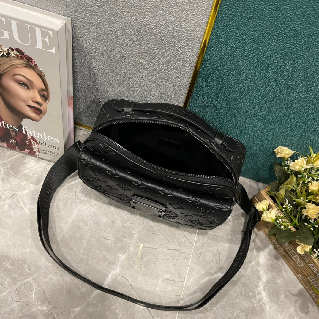 EN - Luxury LUV 855 Travel Bag