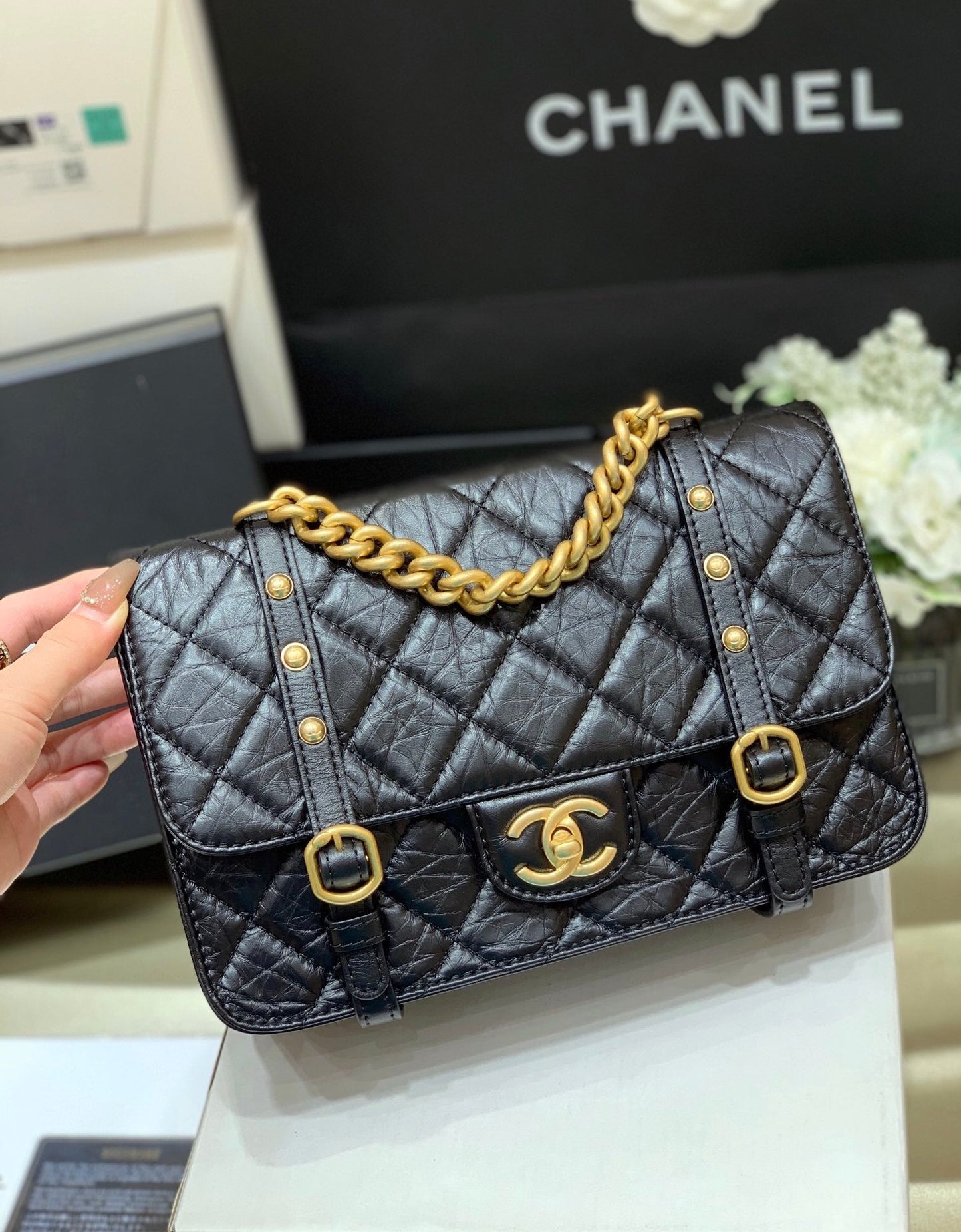 CHL Co 9.8in 25cm Black Gold Chain Shoulder Bag