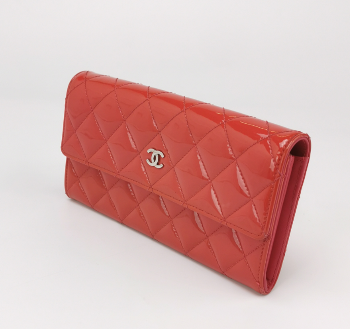 Chanel wallet patent leather red .*.*cm