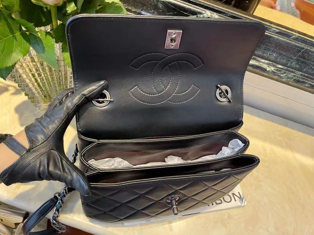 CHL Classic Medal Hardware 9.8in Black Flap Handbag