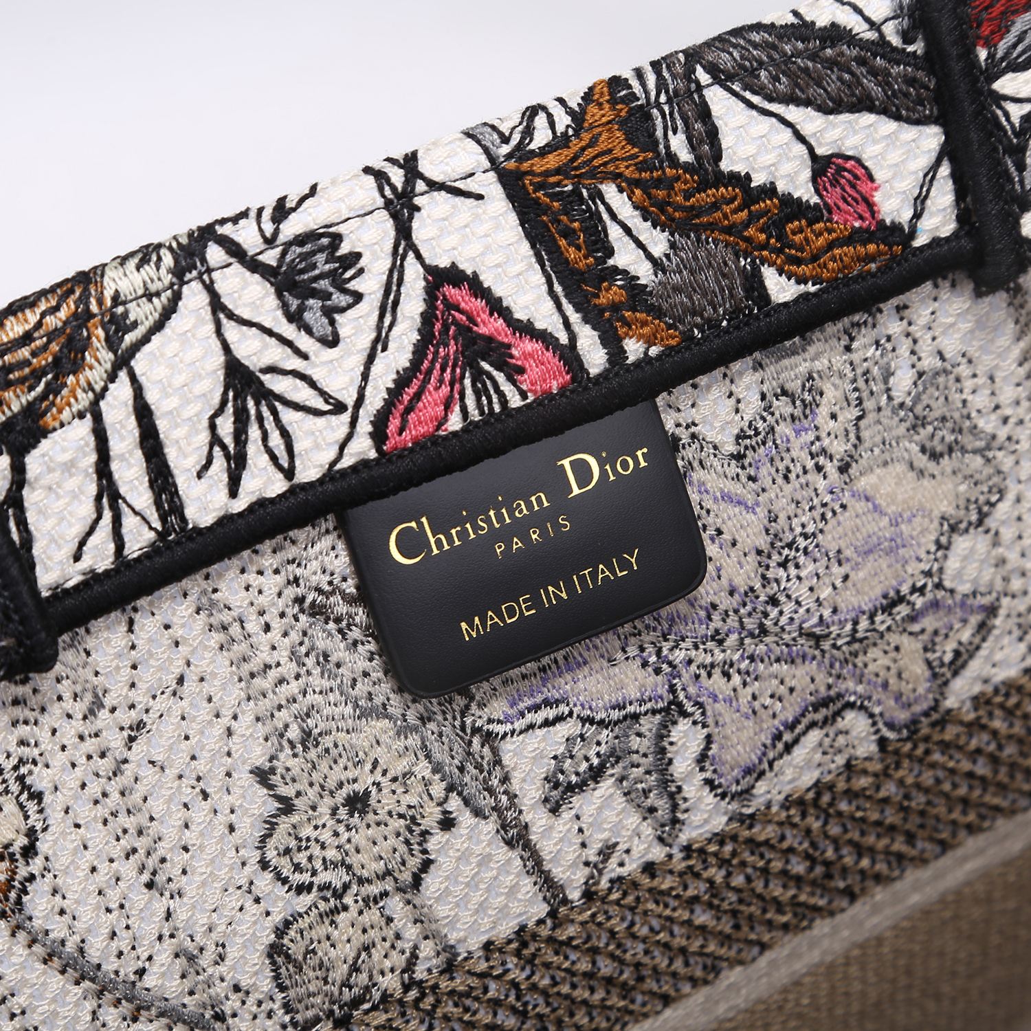 Metop Qualityum Book By Maria Book Tote Bag