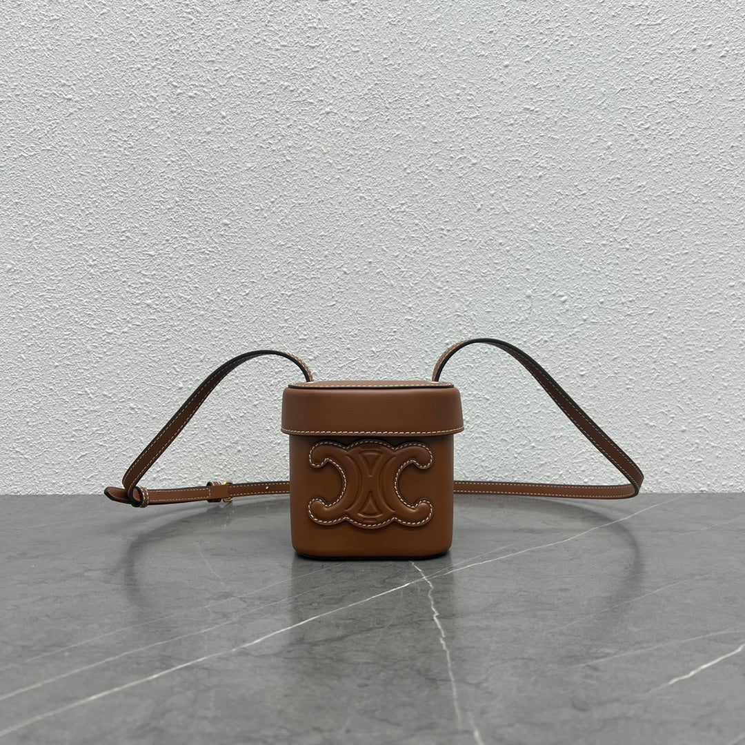 Top Quality Box Cuir Triomphe For Women Brown Small Travel Bag